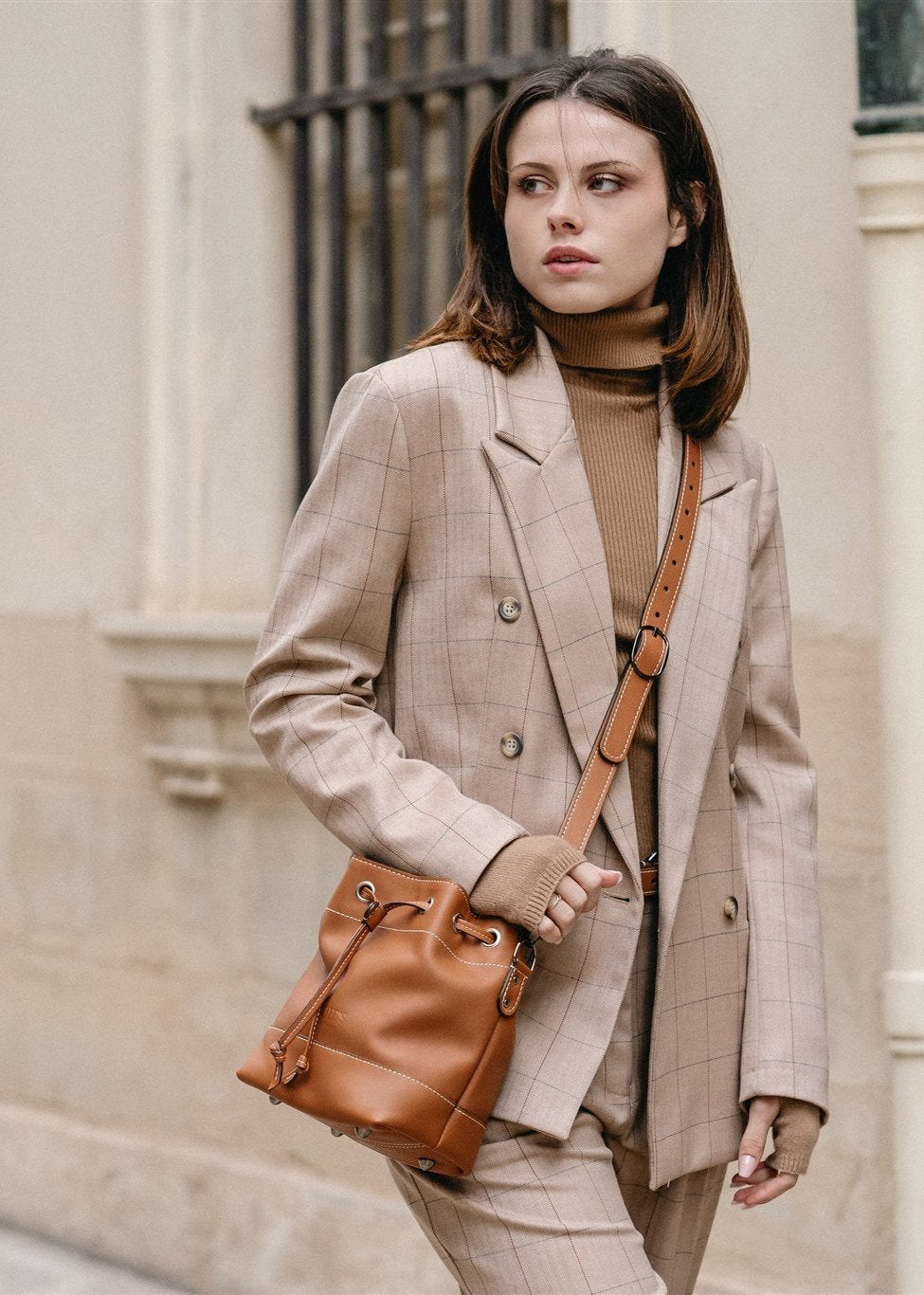 sac seau cuir camel